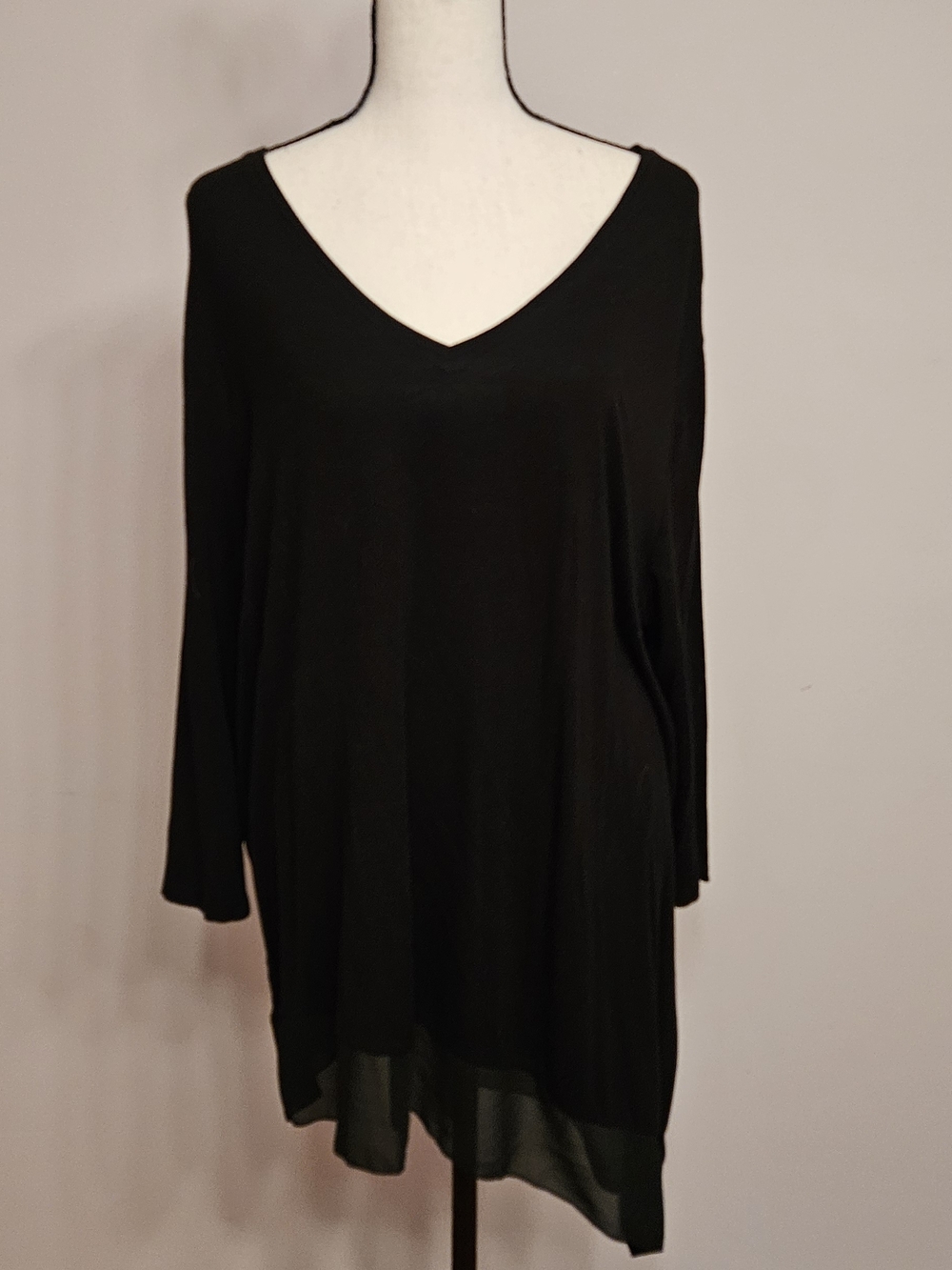 Lane Bryant Black V-Neck 3/4 Sleeve, Asymmetrical Tunic Top